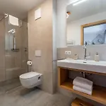 Chalet Wagrainer Tauernlodge 42d *